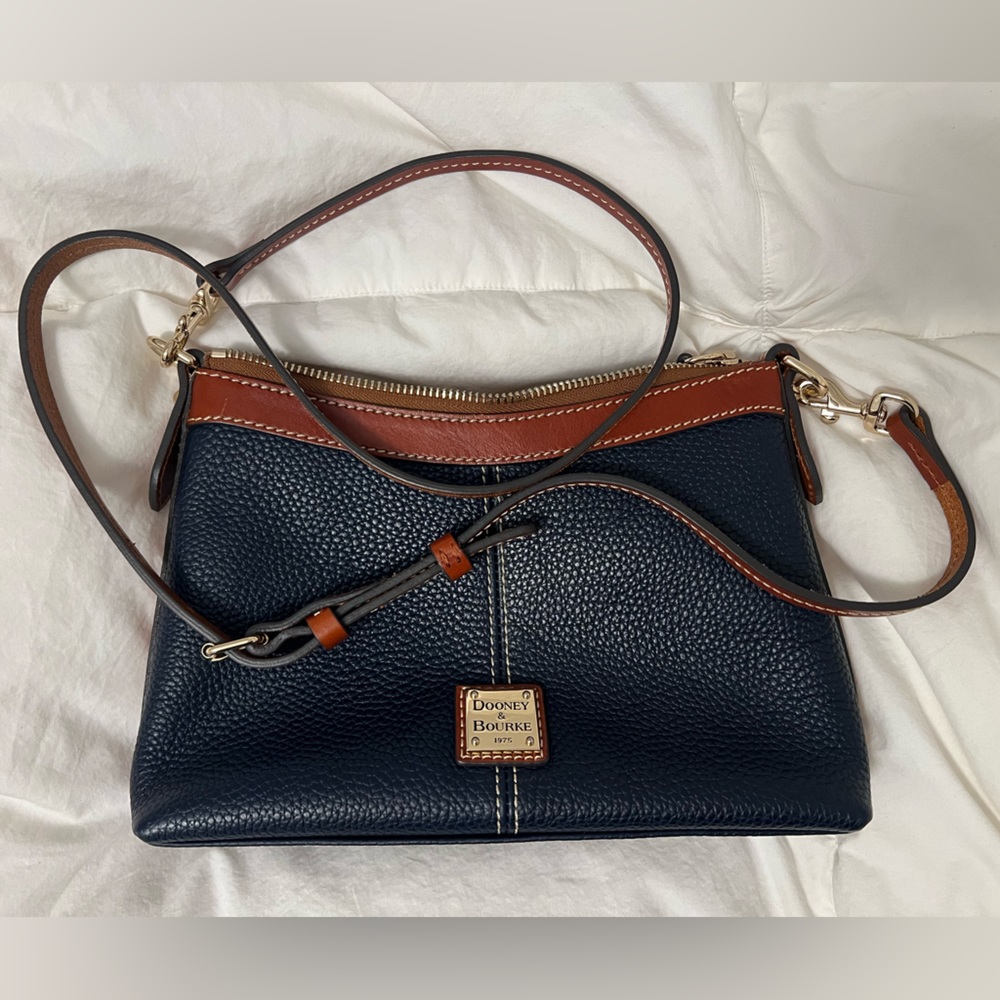 NWOT Dooney & Bourke Pebble Grain Crossbody
